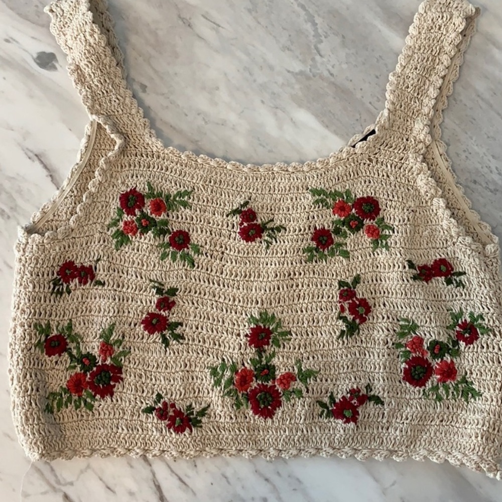 Cropped knit Zara top